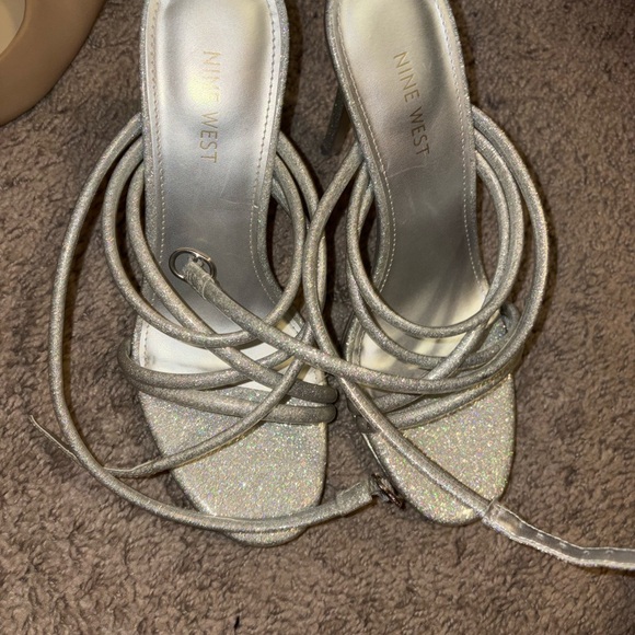 Nine West Sparkling Silver Heels - Picture 1 of 2